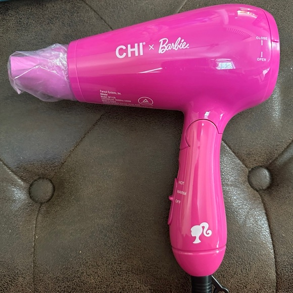 Barbie x CHI Totally Hair On-The-Go Travel Kit - Picture 2 of 4